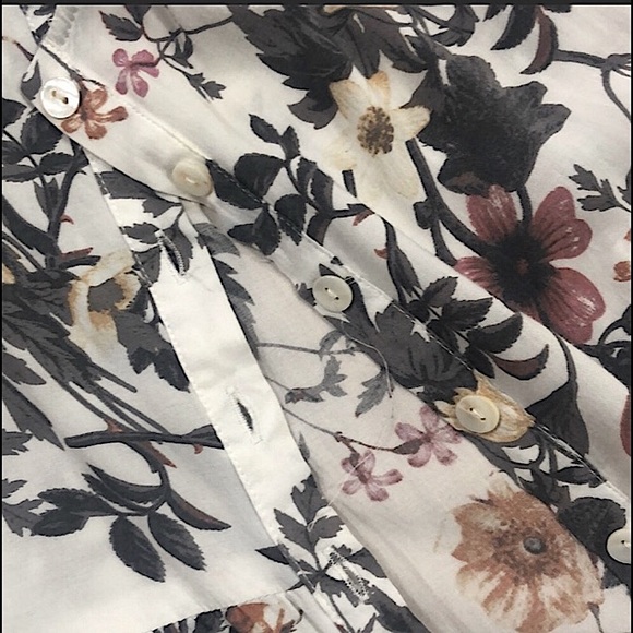 🆕🔥KENDALL&KYLIE GORGEOUS LONGSLEEVE SHIRT/BUTTON UP FLOWY TOP&LIGHTWEIGHT NWOT - Picture 3 of 7